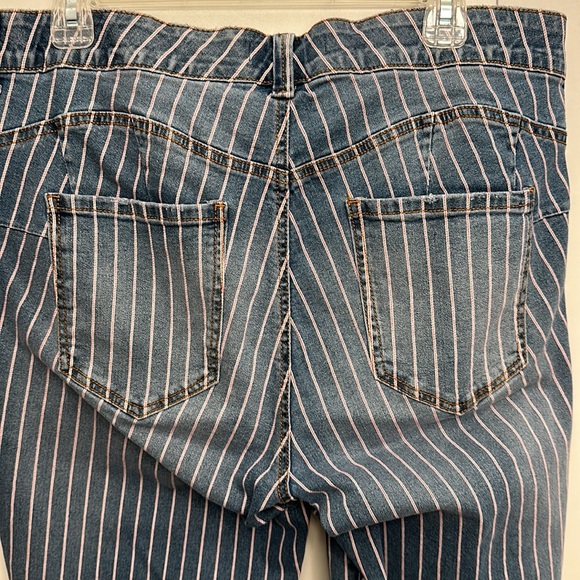 Code Bleu Cropped Jeans NWOT SIZE 16 - Picture 3 of 6